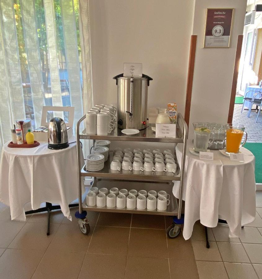 Hotel Magnolia Балатонсепезд Екстериор снимка
