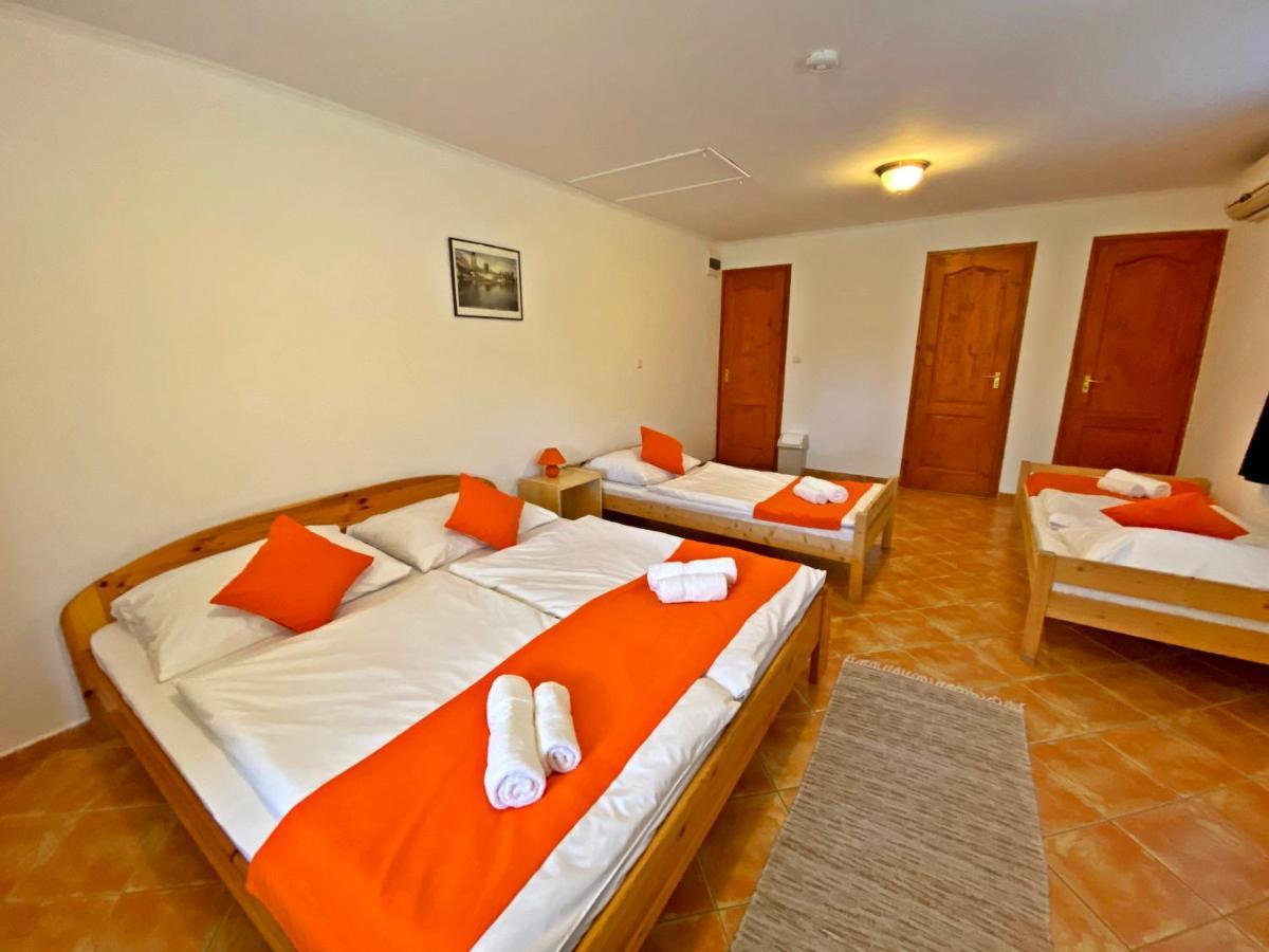 Hotel Magnolia Балатонсепезд Екстериор снимка