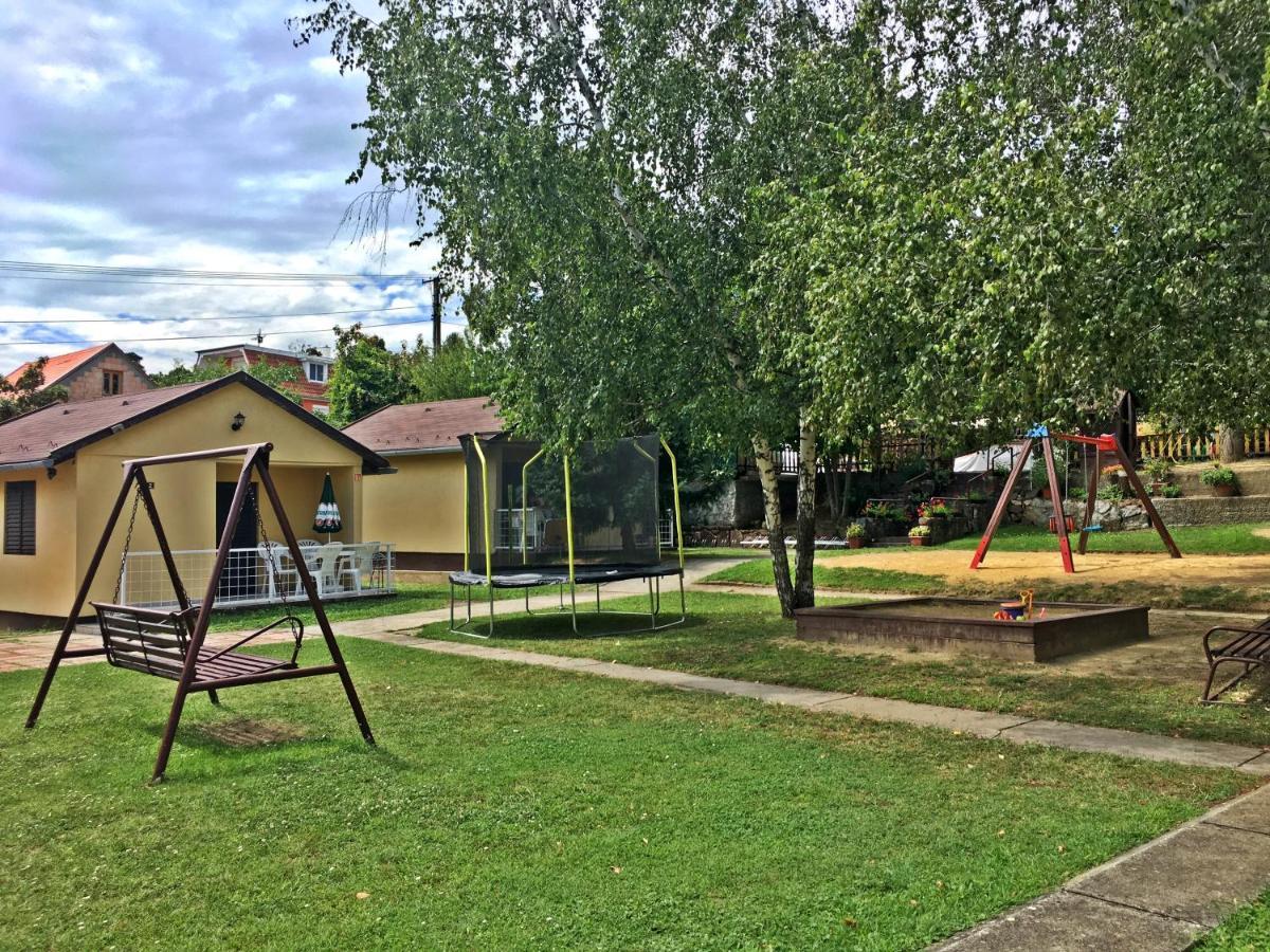 Hotel Magnolia Балатонсепезд Екстериор снимка