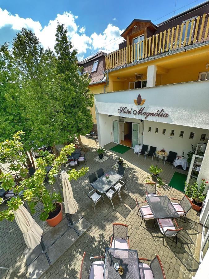 Hotel Magnolia Балатонсепезд Екстериор снимка