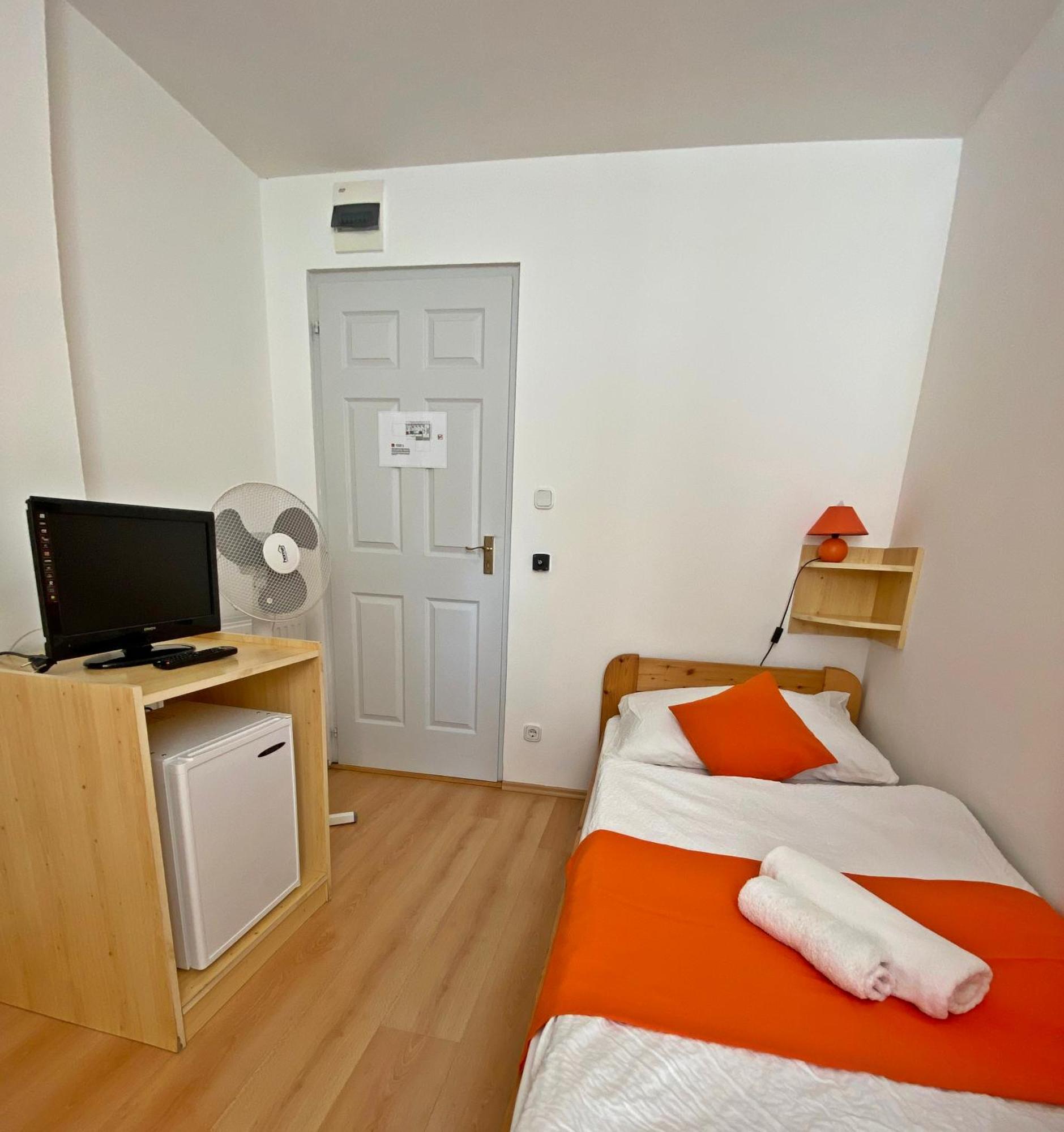 Hotel Magnolia Балатонсепезд Стая снимка