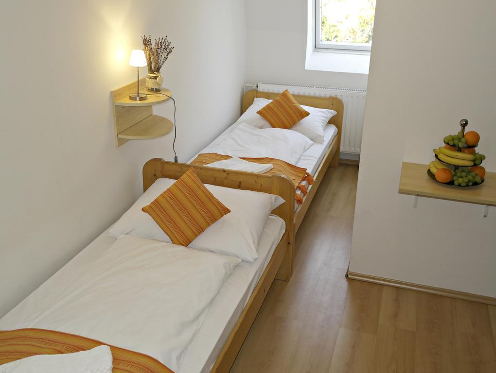 Hotel Magnolia Балатонсепезд Екстериор снимка