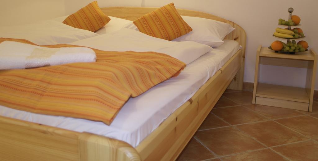 Hotel Magnolia Балатонсепезд Екстериор снимка