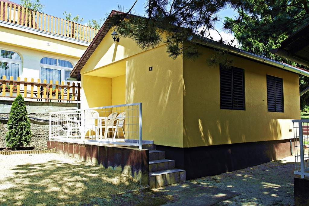 Hotel Magnolia Балатонсепезд Екстериор снимка