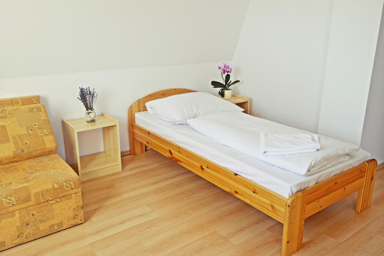 Hotel Magnolia Балатонсепезд Екстериор снимка