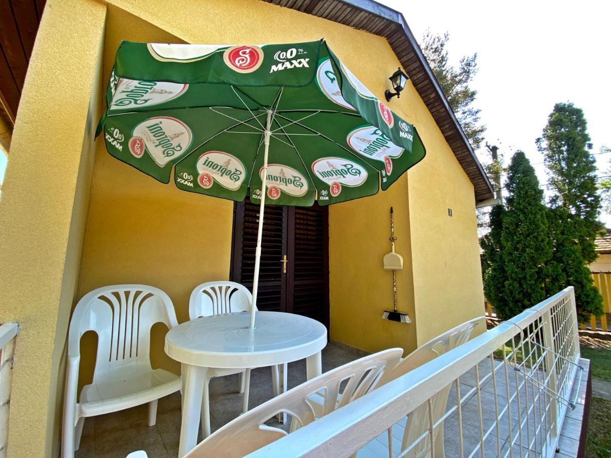 Hotel Magnolia Балатонсепезд Екстериор снимка
