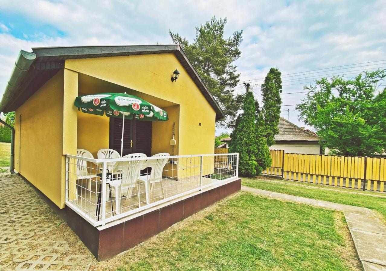 Hotel Magnolia Балатонсепезд Екстериор снимка