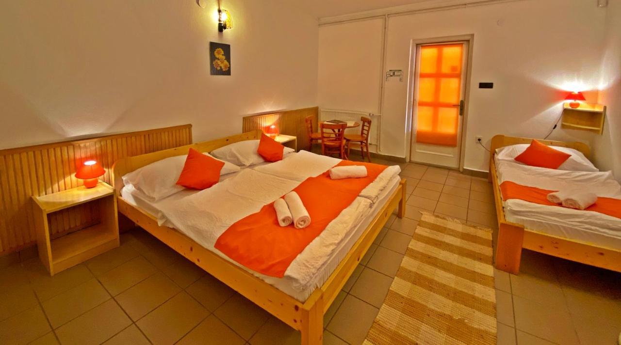 Hotel Magnolia Балатонсепезд Екстериор снимка