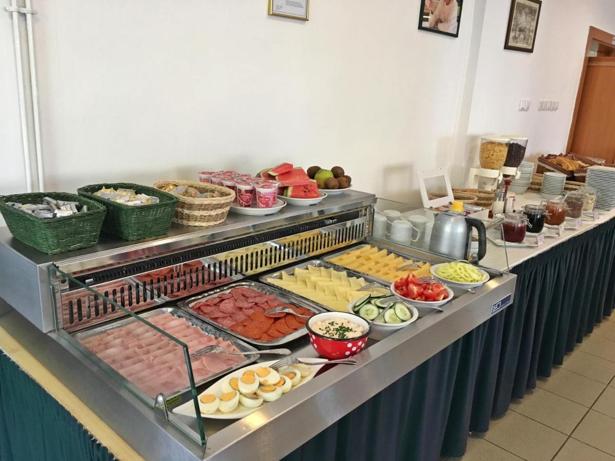 Hotel Magnolia Балатонсепезд Екстериор снимка